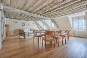 Apartment Place Vendome by Studio prestige